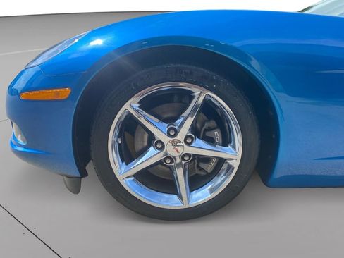 Used 2011 Chevrolet Corvette Coupe w/ 1LT RWD image 9