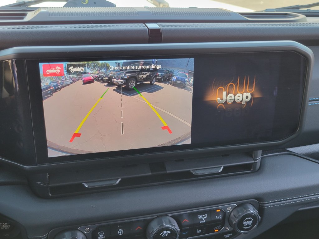 Used 2024 Jeep Wrangler High Altitude AWD/4WD image 10
