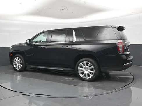 Used 2024 Chevrolet Suburban High Country AWD/4WD image 39