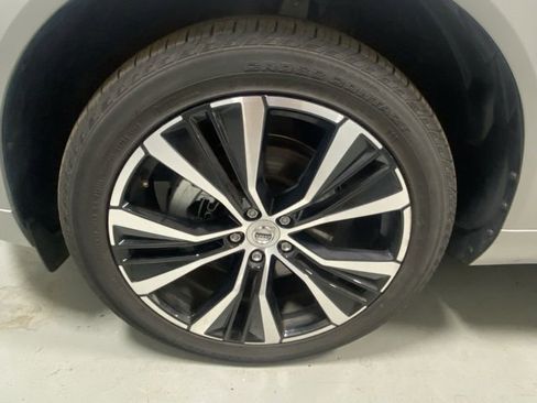 Used 2025 Volvo XC60 B5 Plus image 5