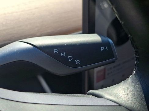 Used 2018 Tesla Model 3 Long Range RWD image 16