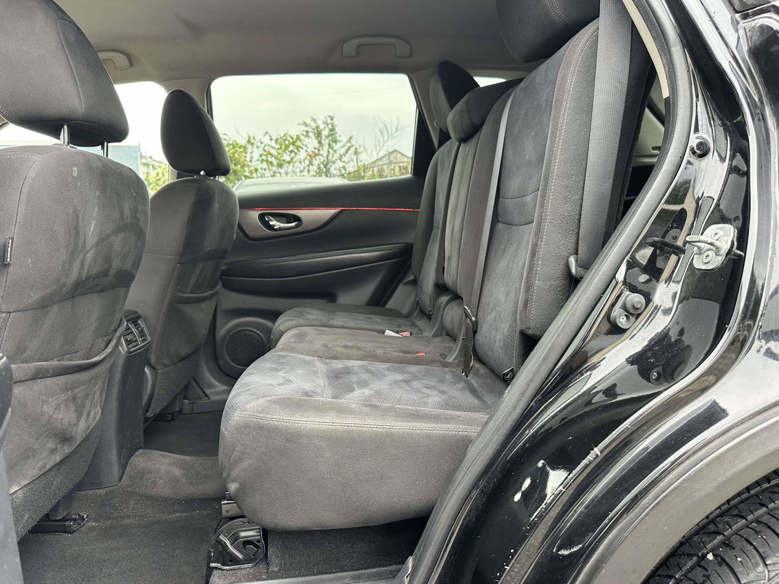 Used 2015 Nissan Rogue SV AWD/4WD image 19