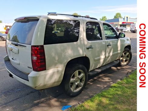 Used 2008 Chevrolet Tahoe LTZ w/ LTZ Preferred Equipment Group AWD/4WD image 4