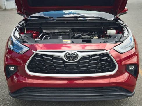 Used 2023 Toyota Highlander XLE FWD image 50