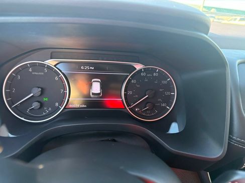 Used 2023 Nissan Rogue SV w/ SV Premium Package FWD image 7