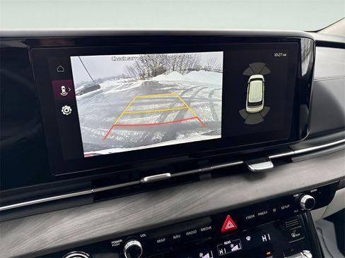 Used 2024 Kia Carnival EX image 22