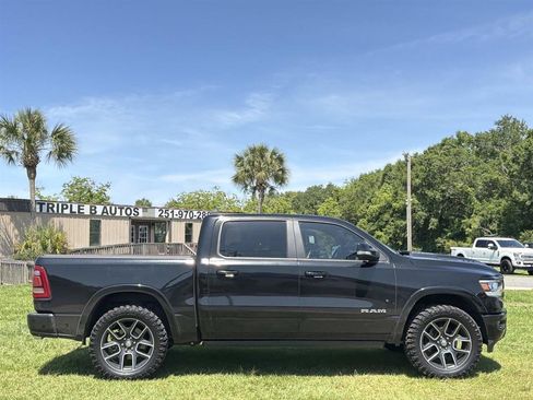 Used 2019 RAM 1500 Laramie AWD/4WD image 7