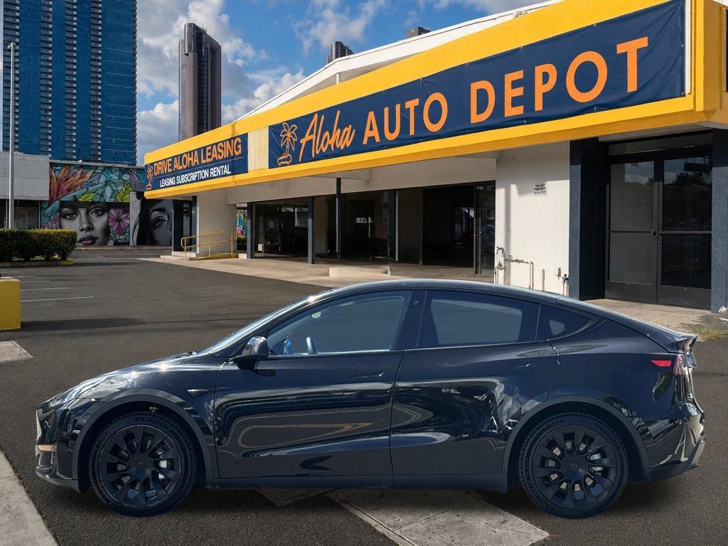 Used 2023 Tesla Model Y AWD image 2