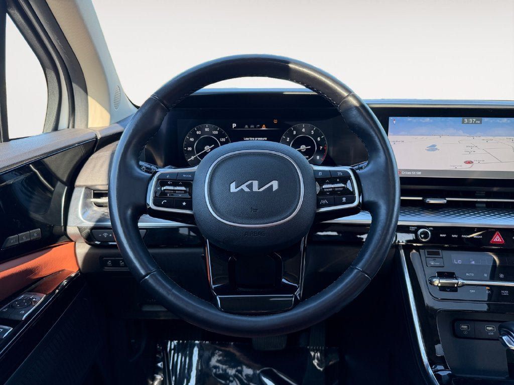 Used 2022 Kia Carnival SX Prestige FWD image 13