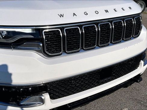 Used 2023 Jeep Wagoneer 4WD w/ HD Trailer Tow Package image 28
