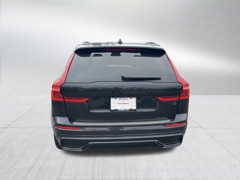 Used 2024 Volvo XC60 B5 Ultimate w/ Protection Package Premier image 7