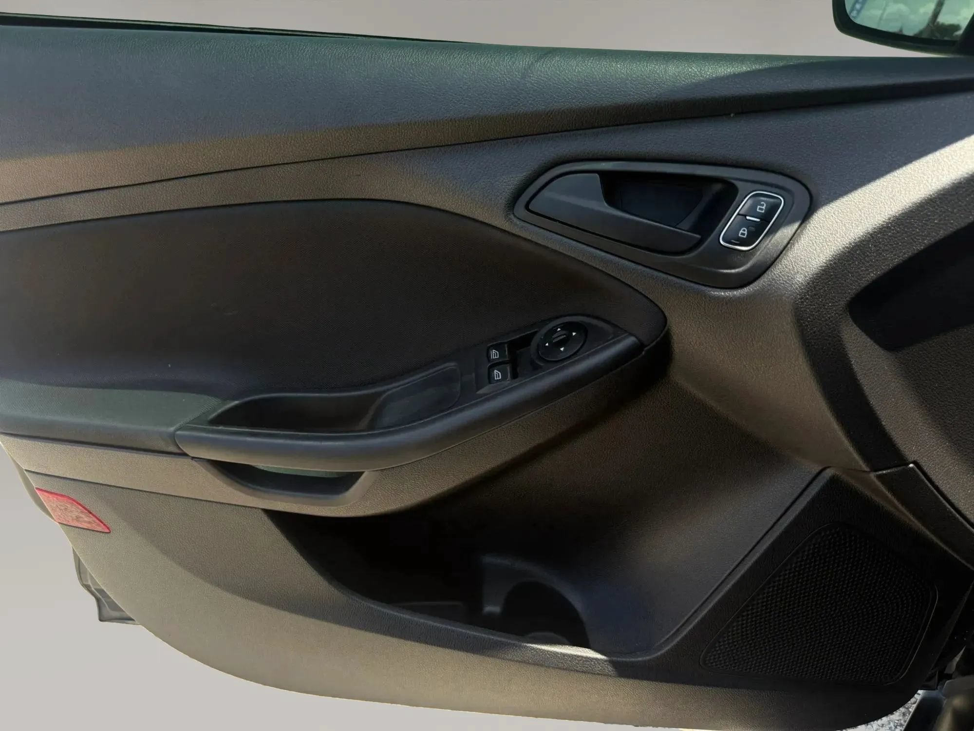Used 2015 Ford Focus S FWD image 11