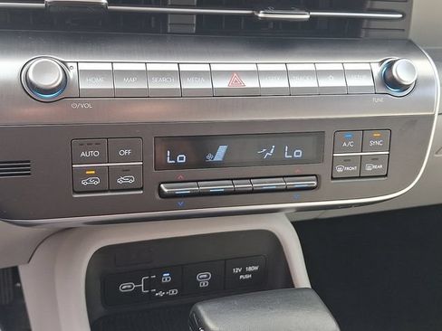 Used 2025 Hyundai Kona SEL FWD image 15