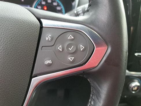 Used 2022 Chevrolet Traverse LT FWD image 20