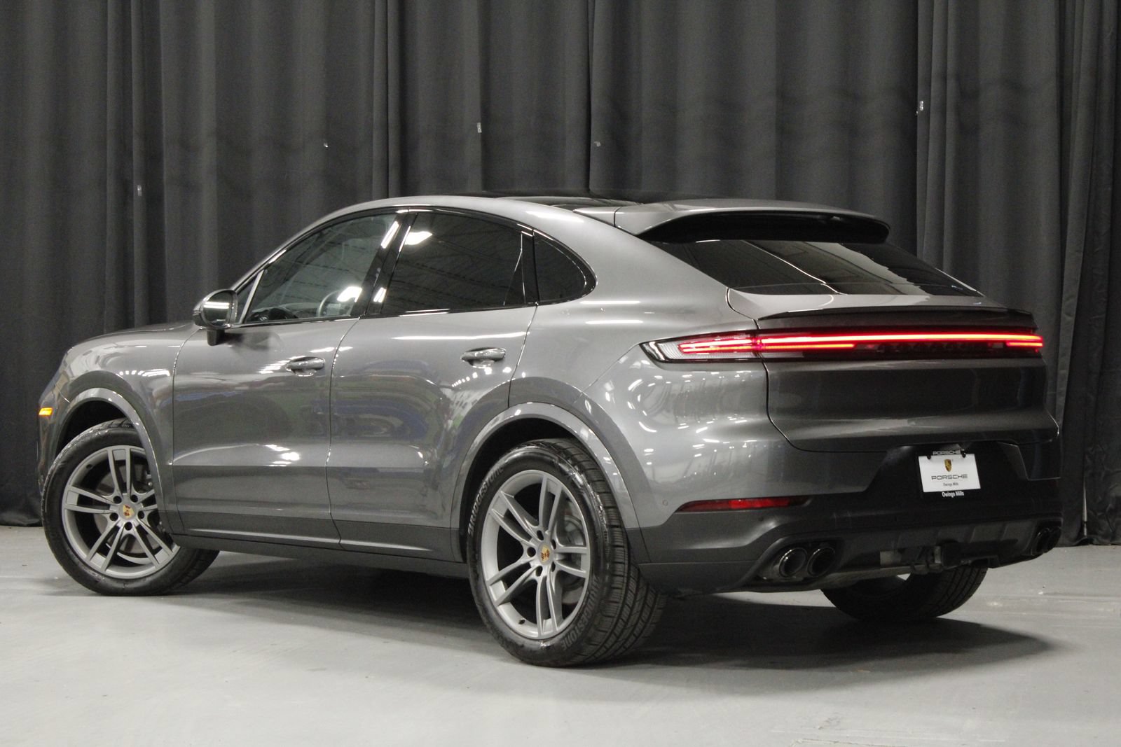 Certified 2026 Porsche Cayenne Coupe AWD/4WD image 3