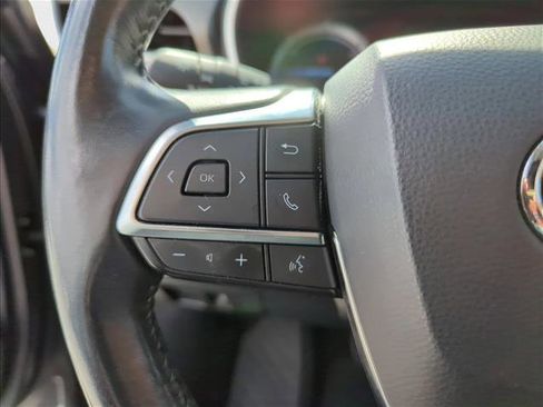 Used 2021 Toyota Highlander XLE image 16