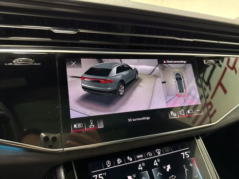 Used 2023 Audi Q8 Prestige w/ Prestige Package image 24