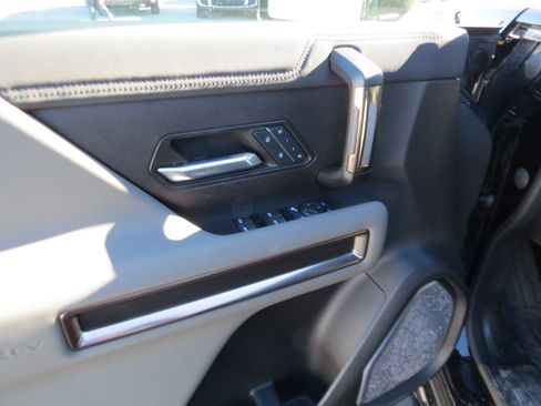 Used 2025 GMC Hummer EV 3X image 17