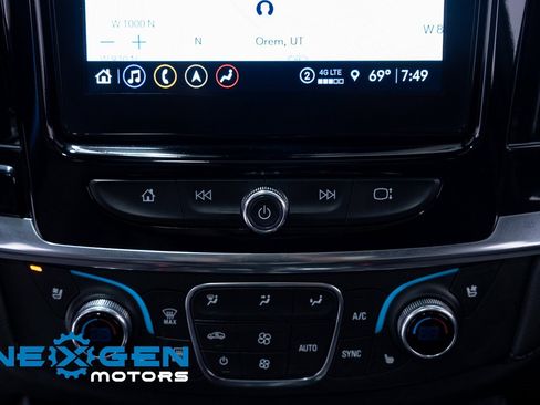 Used 2023 Chevrolet Traverse High Country image 12