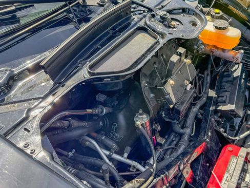 Used 2005 Ford GT RWD image 27