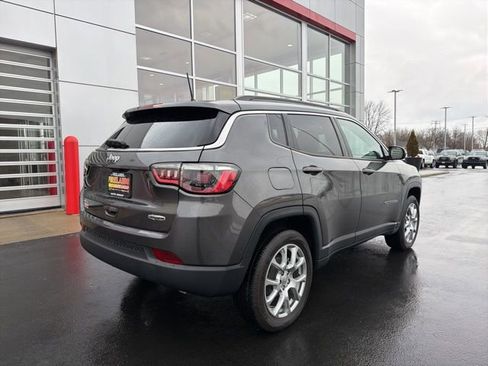 Used 2022 Jeep Compass Latitude image 7