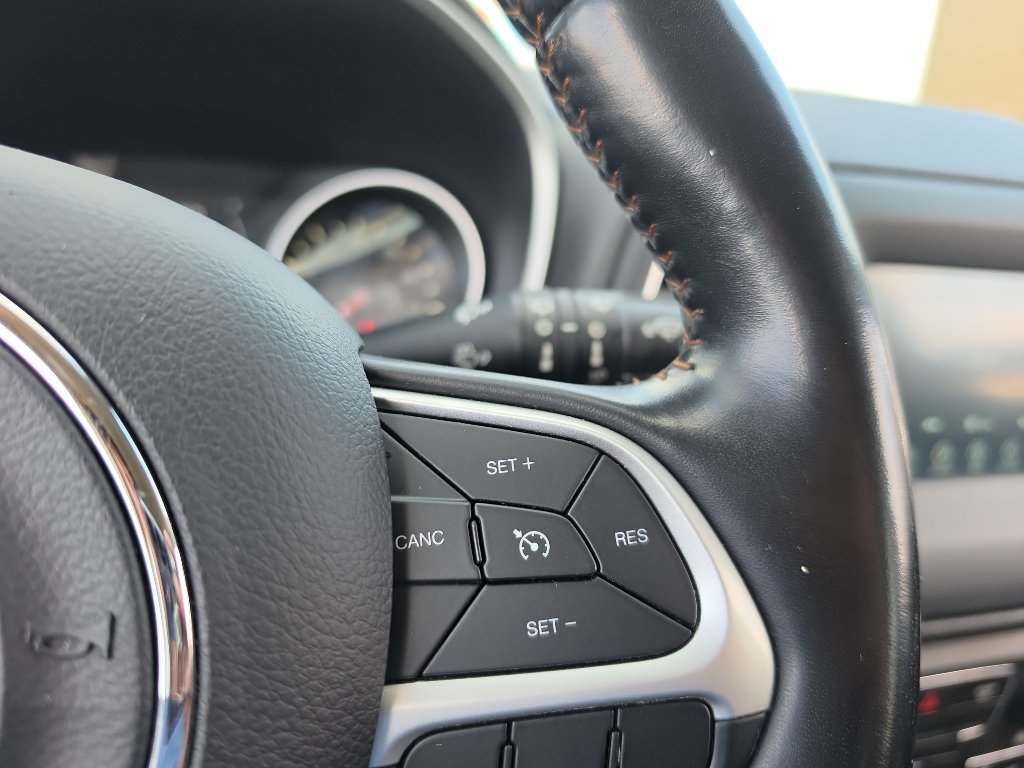 Used 2020 Jeep Compass Latitude w/ Cold Weather Group AWD/4WD image 30