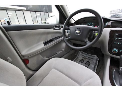 Used 2014 Chevrolet Impala Limited LS FWD image 9