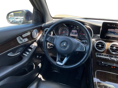 Used 2019 Mercedes-Benz GLC 350e 4MATIC image 11