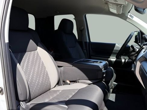 Used 2019 Toyota Tundra SR5 AWD/4WD image 11