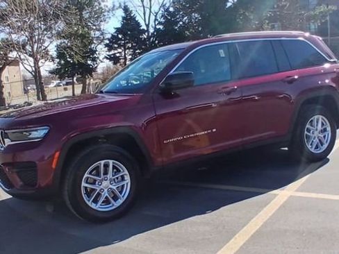 Used 2023 Jeep Grand Cherokee Laredo w/ Luxury Tech Group I image 7