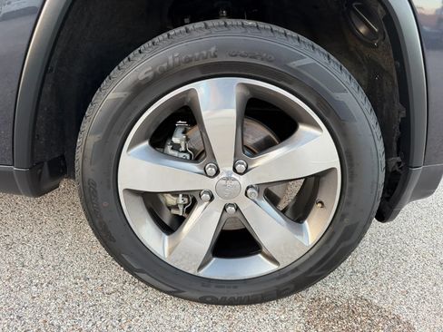 Used 2014 Jeep Grand Cherokee Limited w/ Trailer Tow Group IV RWD image 14
