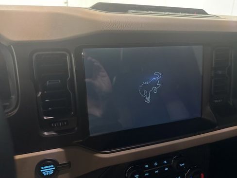 Used 2023 Ford Bronco Wildtrak image 14