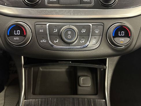 Used 2019 Chevrolet Impala LT image 24