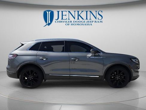 Used 2022 Lincoln Nautilus Reserve w/ Equipment Group 201A FWD image 3