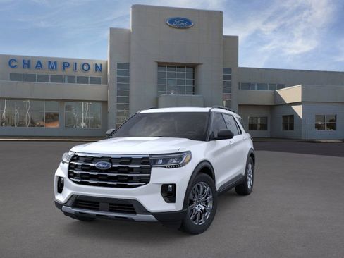 New 2026 Ford Explorer Active w/ Active Comfort Package image 2