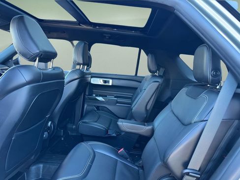 Used 2020 Ford Explorer ST w/ ST Street Pack image 21