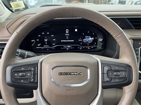 Certified 2022 GMC Yukon Denali image 32