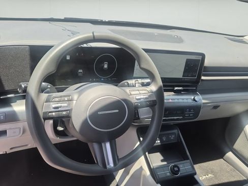 Used 2024 Hyundai Kona SE FWD image 9