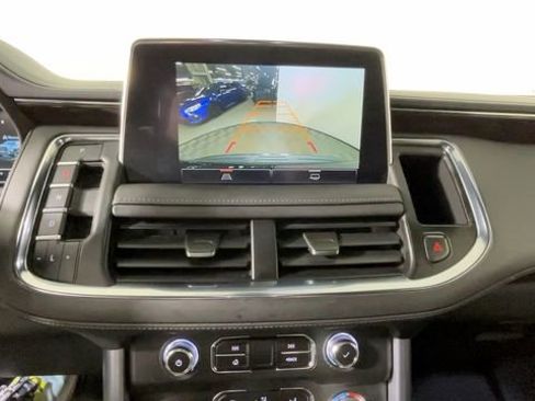 Used 2022 GMC Yukon SLE w/ Gmc Pro Safety Plus Package AWD/4WD image 32