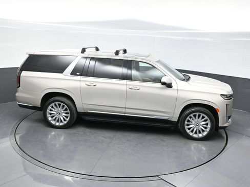 Certified 2024 Cadillac Escalade ESV Premium Luxury AWD/4WD image 38