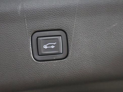 Used 2023 Buick Enclave Avenir w/ Avenir Technology Package FWD image 26