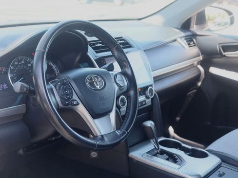 Used 2013 Toyota Camry SE FWD image 6