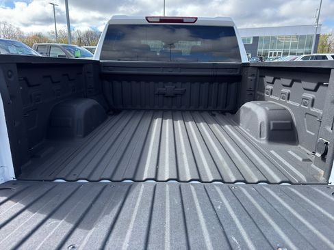 Used 2023 Chevrolet Silverado 1500 LT AWD/4WD image 8