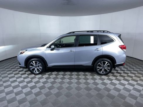 Used 2022 Subaru Forester Limited image 6