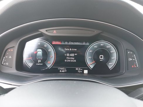 Used 2024 Audi Q7 3.0T Prestige AWD/4WD image 9