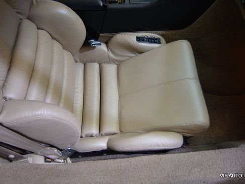 Used 1992 Chevrolet Corvette Coupe RWD image 16