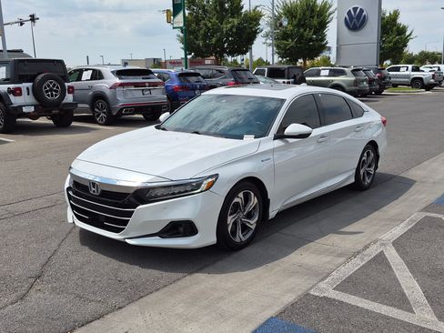 Used 2022 Honda Accord Touring image 11