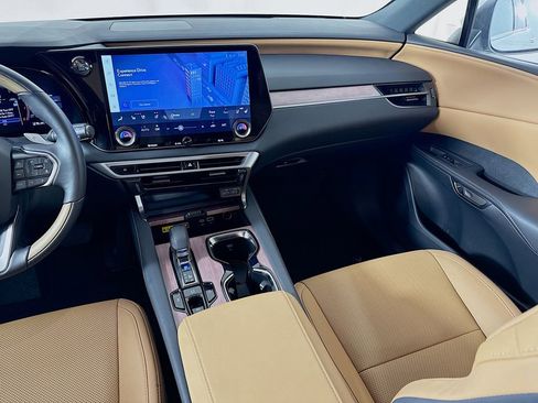 Used 2025 Lexus RX 350 Premium w/ Accessory Package (Z1) image 25
