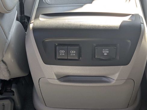Used 2020 Toyota Sienna XLE FWD image 15