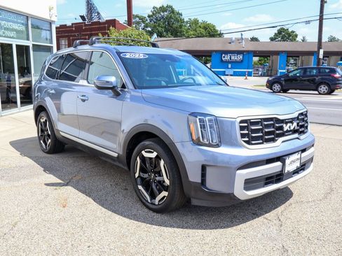 Used 2025 Kia Telluride S AWD/4WD image 7